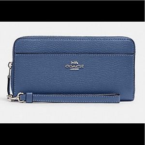 Coach Accordion Zip Wallet With Wristlet Strap